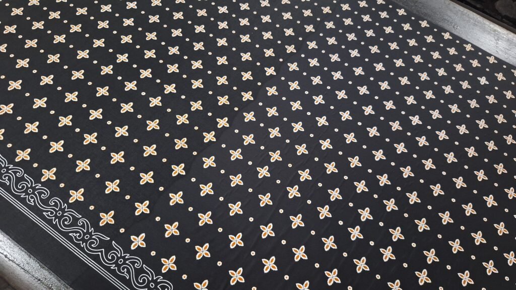 Contoh Motif Batik Seragam Batik