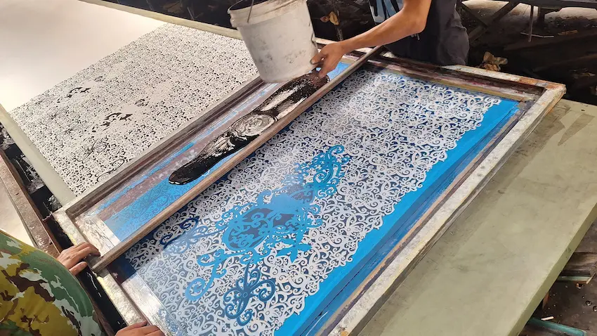 Penuangan Pasta Warna dan Screen Handprinting